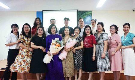 Assoc. Prof. Dr. Nguyen Thi Ngan Hoa & teacher Nguyen Thi Vinh Ha training teaching literature textbook grade 7 – the book series “Connecting knowledge to life” for teachers of schools in Thanh Oai district and HaNoi City