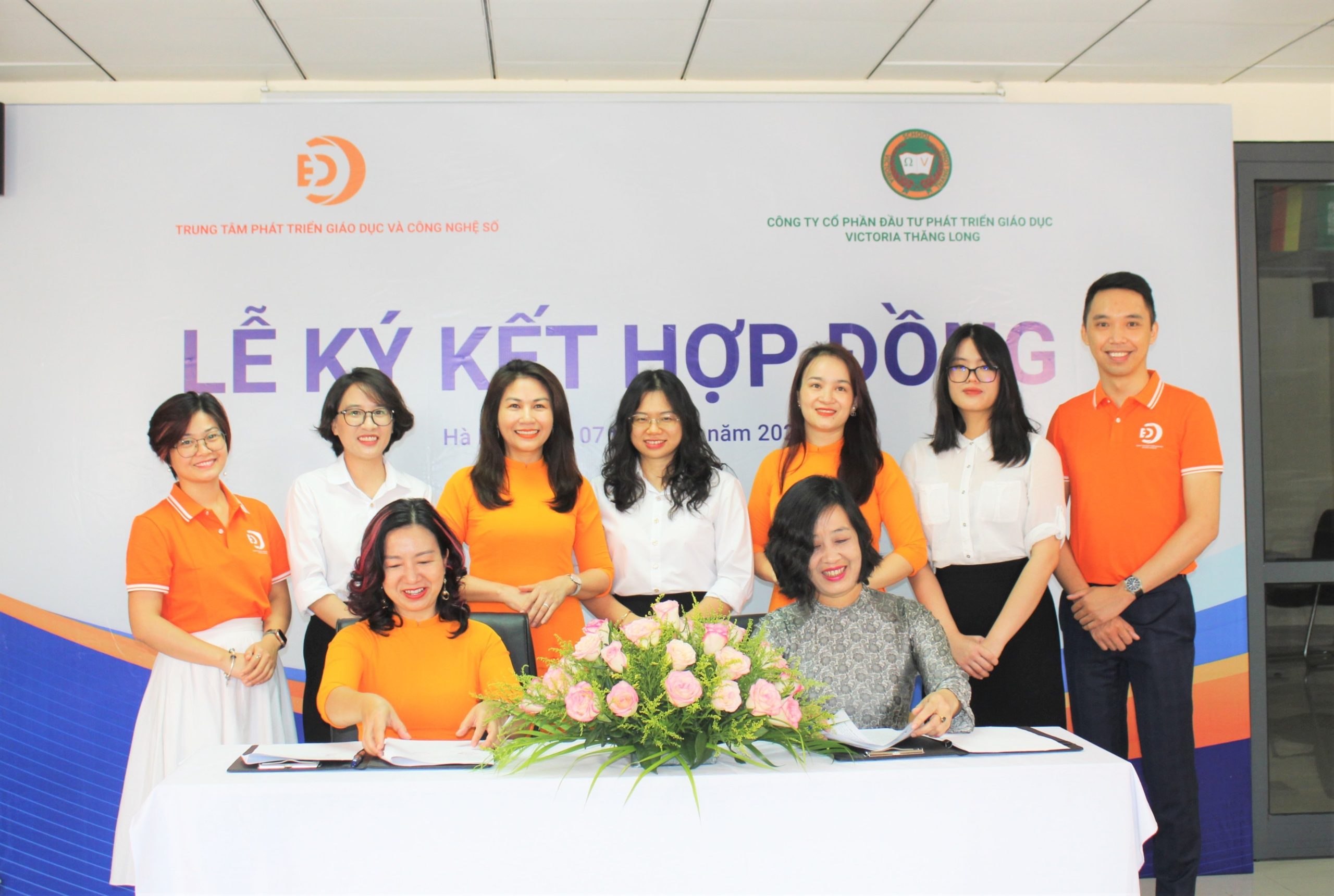VICTORIA THANG LONG SIGNED A COOPERATIVE AGREEMENTS OVER QUALITY ASSESSMENT AND TRAINING OF ENGLISH TEACHERS WITH THE EDUCATION AND TECHNOLOGY DEVELOPMENT CENTER OF  HANOI UNIVERSITY OF EDUCATION